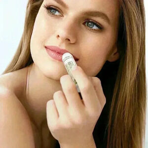 5 pieces Lip Balm Gift Set by Naturistick. Assorted Flavors. 100%